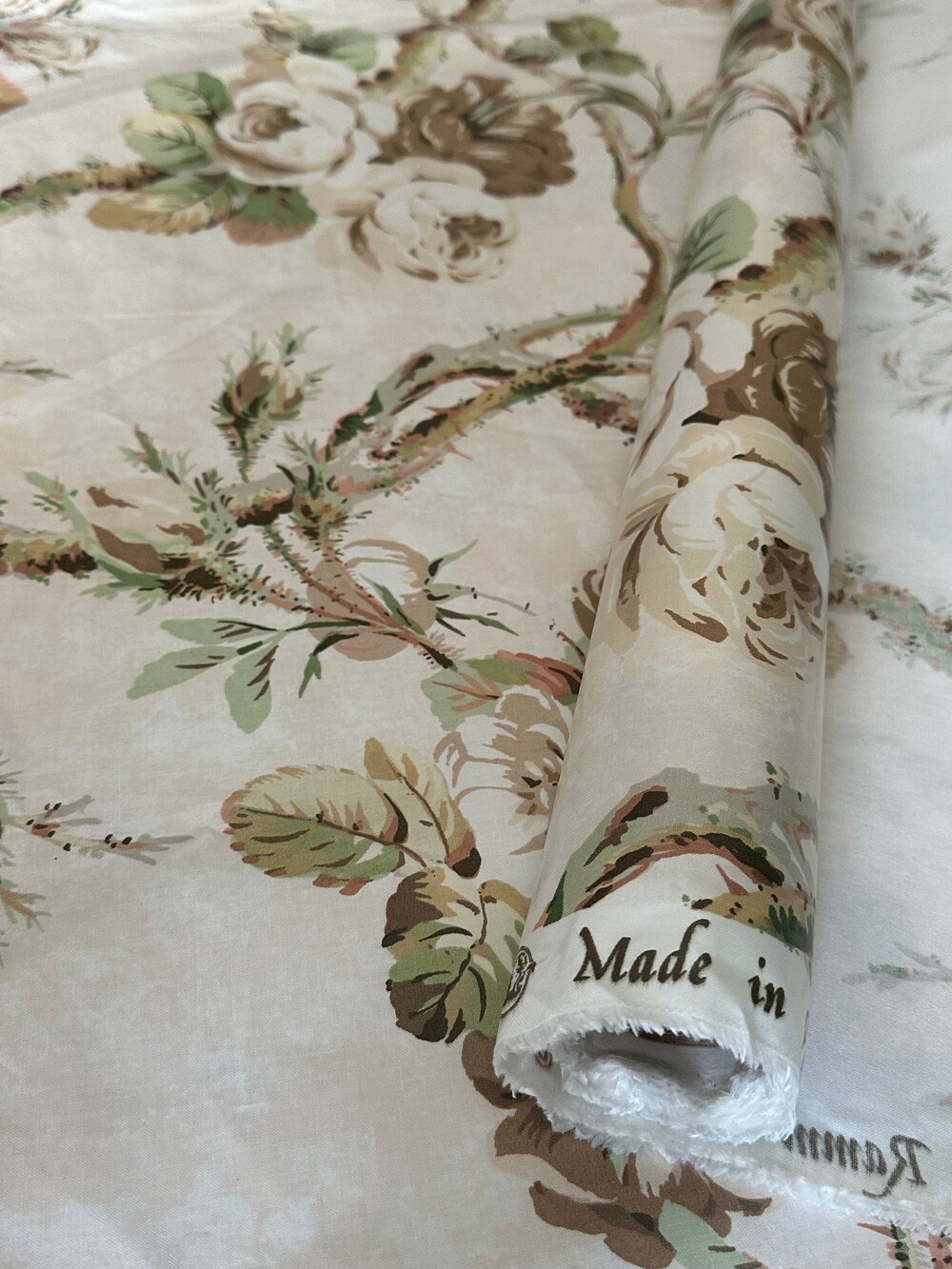 Kingswood Eanglish Upholstery Drapery Roses Patern Cotton 1.33 Yards x 54" Fabri